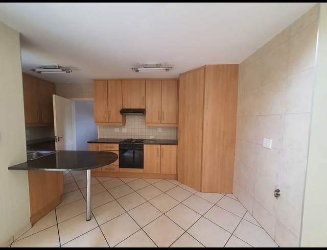3 BEDROOM PROPERTY TO RENT IN GLEN MARAIS