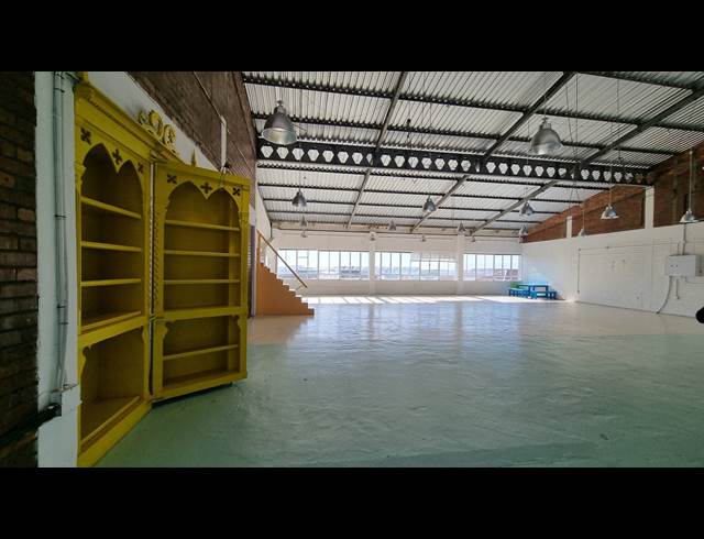 365M² BUILDING TO LET IN WOODSTOCK