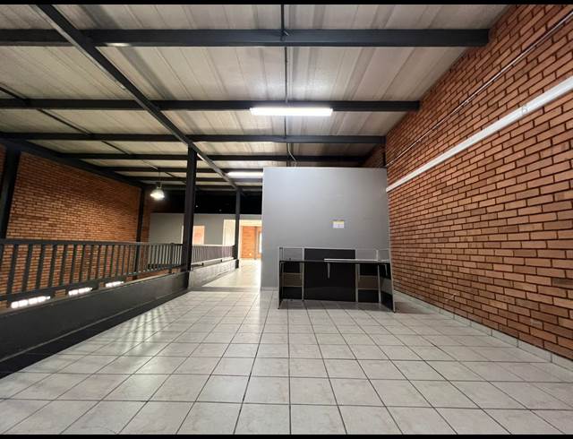 318M² WAREHOUSE TO LET IN HENNOPSPARK