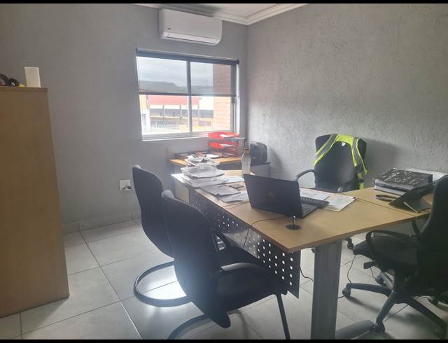 1,200M² WAREHOUSE TO LET IN RIVERSIDE INDUSTRIAL PARK