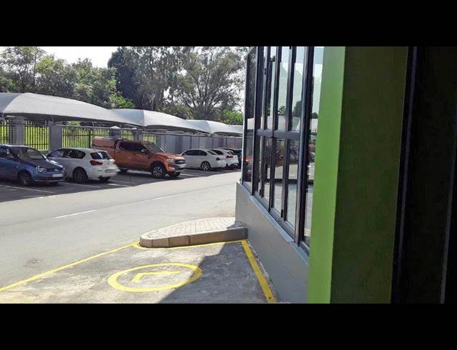 359M² OFFICE TO LET IN OLIVEDALE