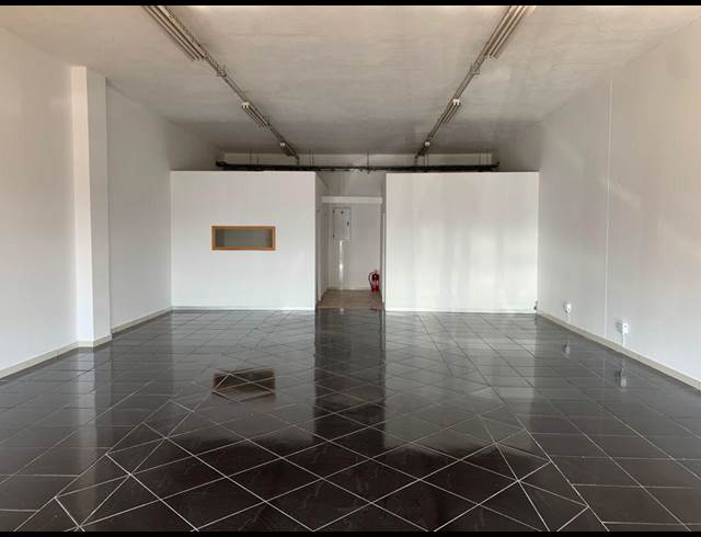 112M² WAREHOUSE TO LET IN LASER PARK
