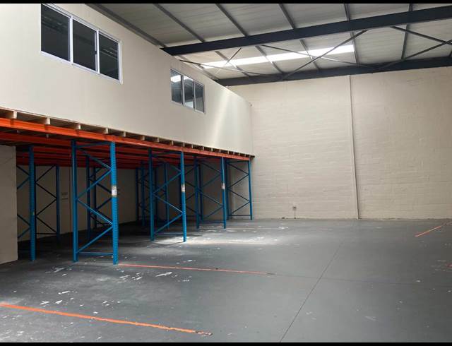280M² WAREHOUSE TO LET IN WESTLAKE