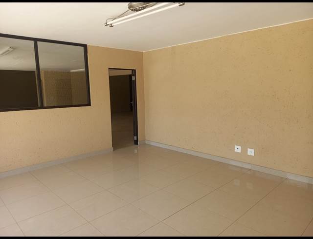 984M² WAREHOUSE TO LET IN POMONA