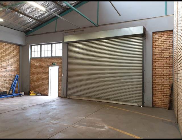 216M² WAREHOUSE RENTED IN WADEVILLE