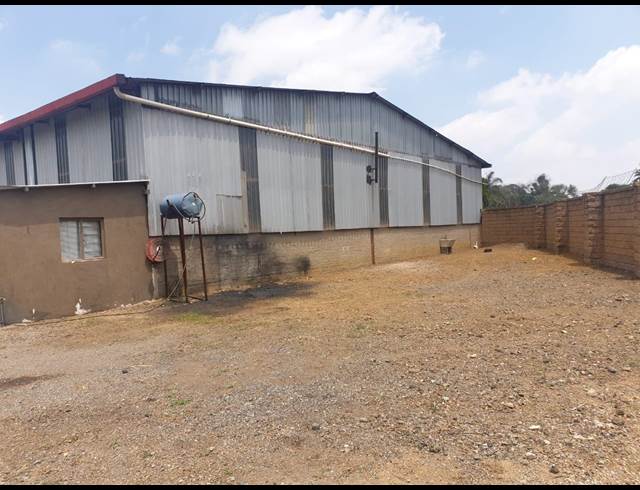 450M² WAREHOUSE TO LET IN BRENTWOOD PARK