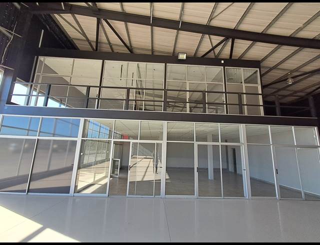 2,248M² SHOWROOM TO LET IN DUNCANVILLE