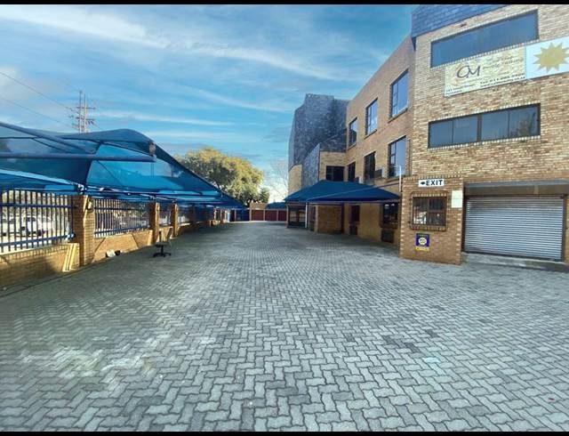 1,983M² OFFICE TO LET IN PARKMORE