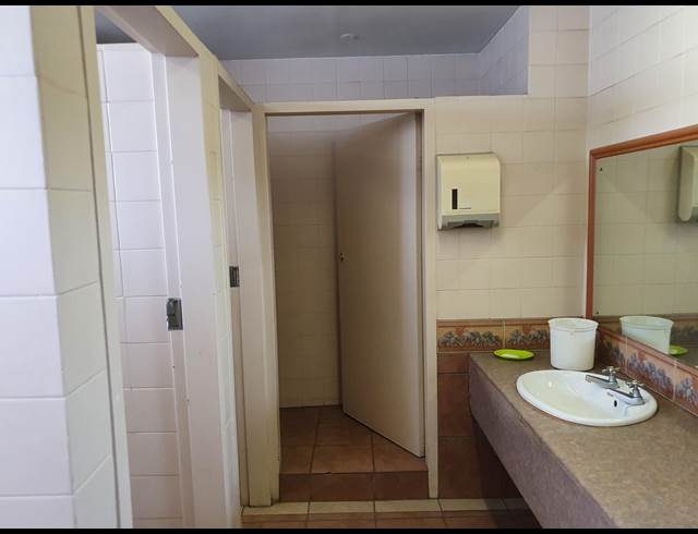 300M² OFFICE TO LET IN ALBERTON NORTH