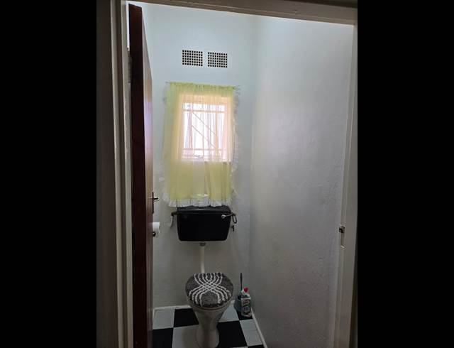 2 bed property to rent in LANGERUG