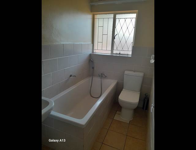 2 bed property to rent in WINDSOR WEST