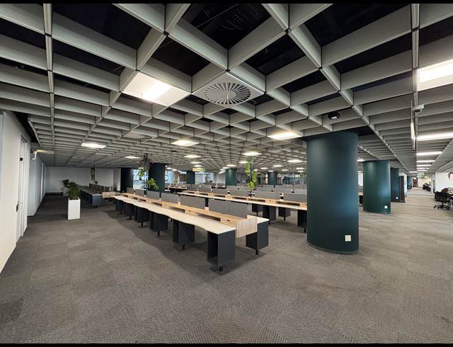 5,780M² SERVICED OFFICE TO LET IN PINELANDS