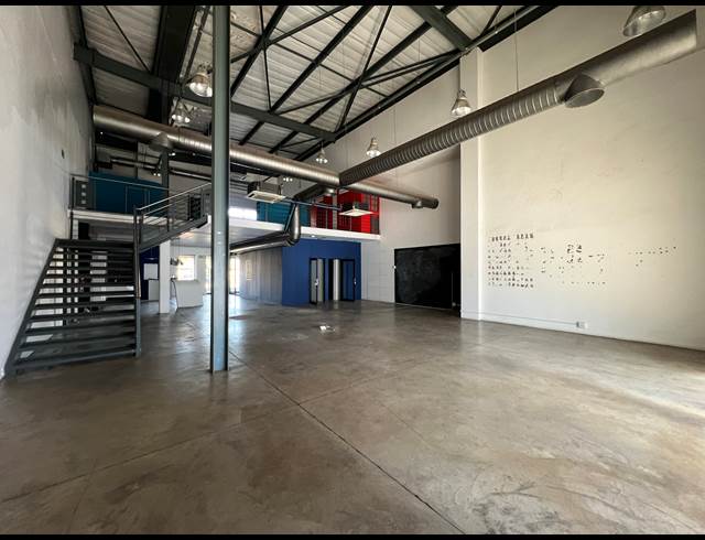 210.99M² WAREHOUSE TO LET IN HIGHVELD