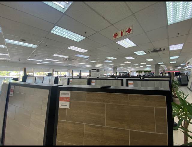 2,350M² SHOWROOM TO LET IN PAARDEN EILAND
