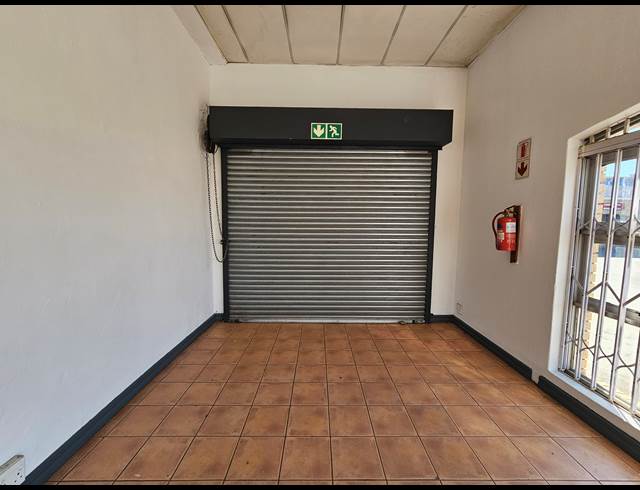 218M² SHOWROOM TO LET IN KYA SANDS