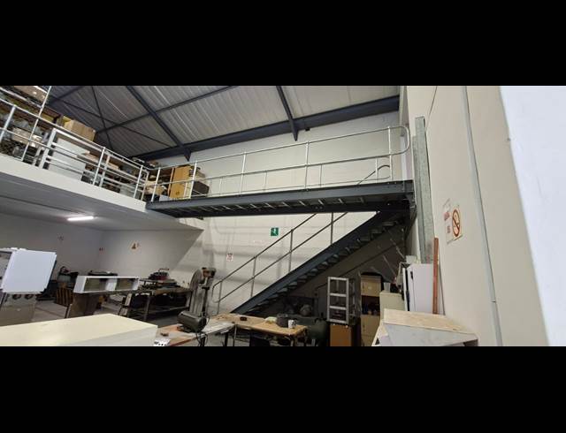 302M² WAREHOUSE TO LET IN FISANTEKRAAL INDUSTRIAL