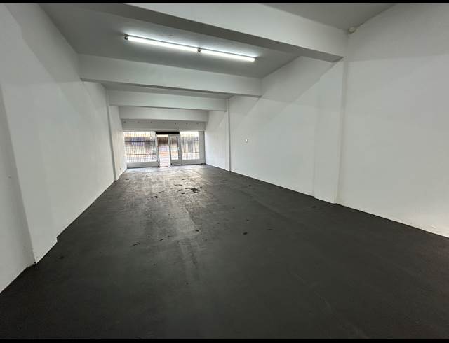 80M² RETAIL TO LET IN PAROW CENTRAL