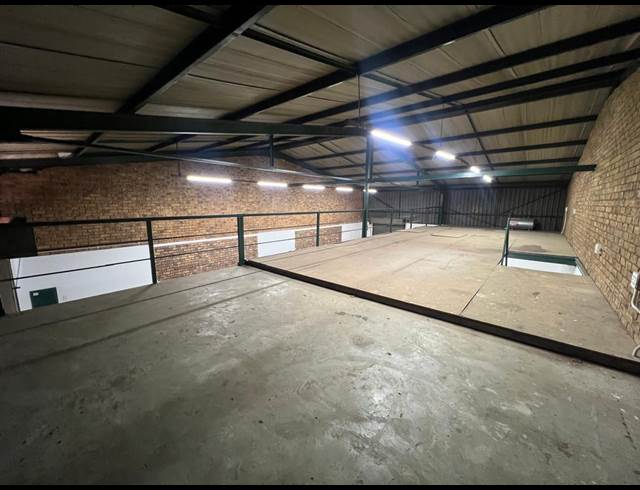 160M² WAREHOUSE TO LET IN HENNOPSPARK