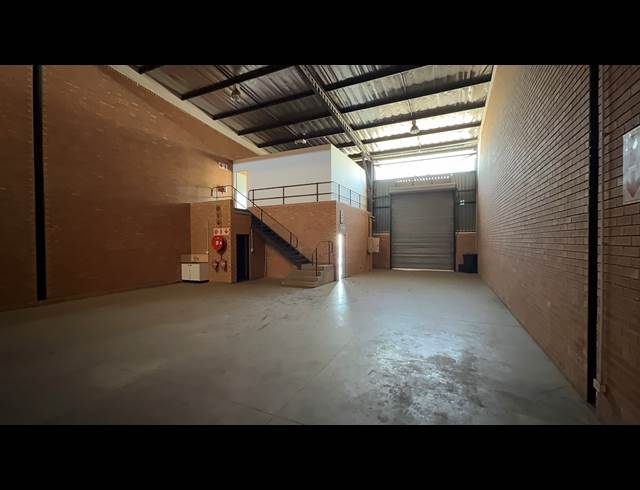 284.20M² WAREHOUSE TO LET IN DRIEHOEK