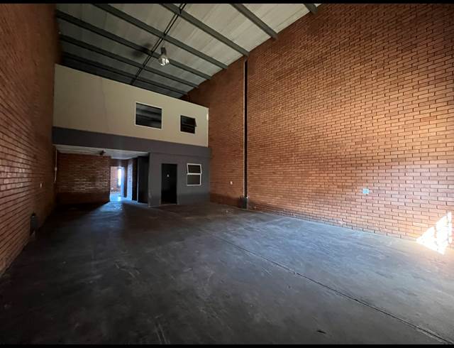 193M² WAREHOUSE TO LET IN HENNOPSPARK INDUSTRIAL