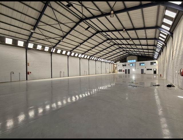 1,250M² WAREHOUSE TO LET IN KILLARNEY GARDENS