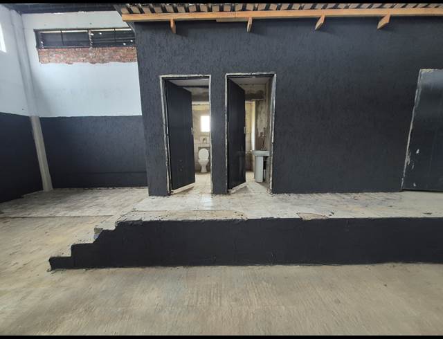 750M² WAREHOUSE TO LET IN DENVER