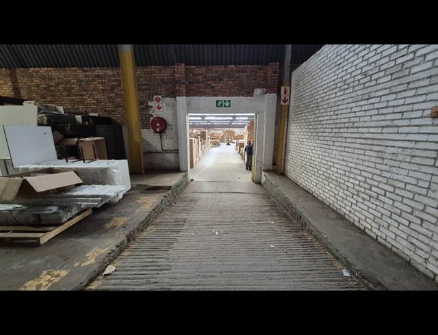 5,356M² WAREHOUSE TO LET IN ANDERBOLT