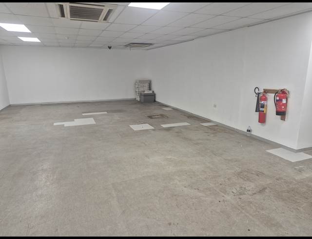 650M² WAREHOUSE TO LET IN MEADOWDALE