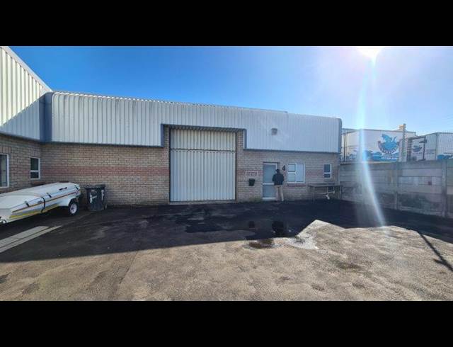 330M² WAREHOUSE TO LET IN KILLARNEY GARDENS