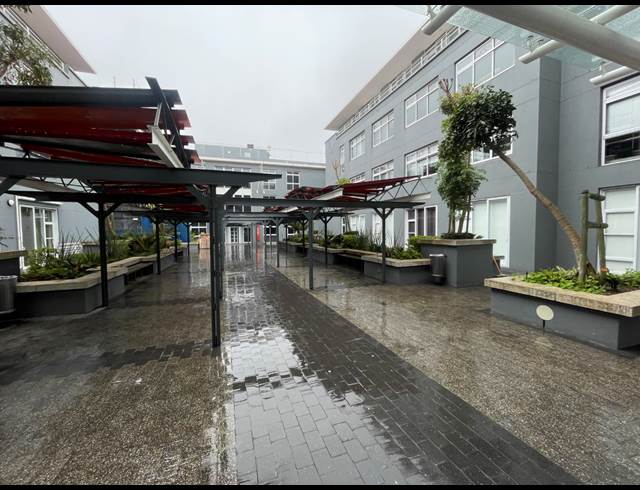 435M² OFFICE TO LET IN WATERFRONT