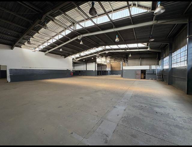 1,700M² WAREHOUSE TO LET IN GERMISTON CENTRAL