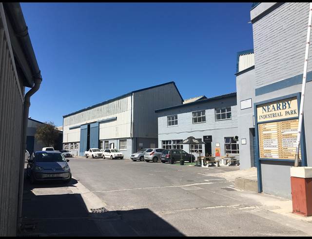 333M² WAREHOUSE RENTED IN WOODSTOCK