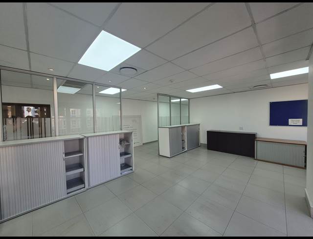 911M² OFFICE TO LET IN SANDTON CENTRAL