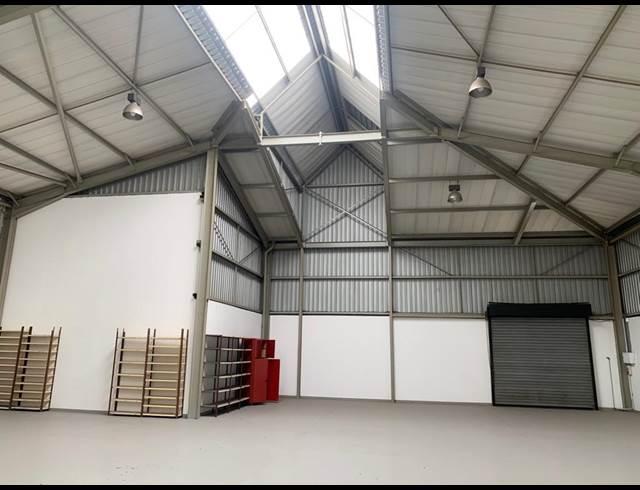 750M² WAREHOUSE RENTED IN LONGMEADOW