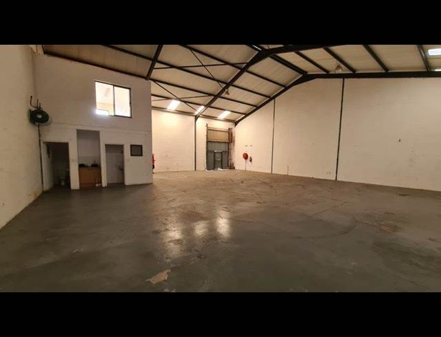 300M² WAREHOUSE TO LET IN KILLARNEY GARDENS