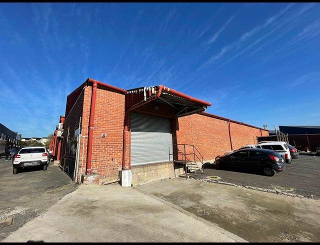 1,455M² WAREHOUSE TO LET IN PAROW INDUSTRIAL