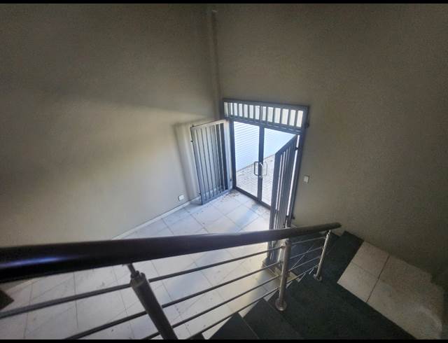 673M² WAREHOUSE TO LET IN HALFWAY HOUSE