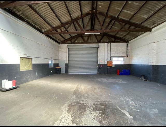1,056M² WAREHOUSE RENTED IN EPPING INDUSTRIAL