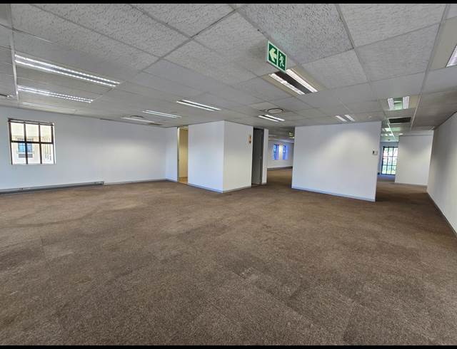 378M² OFFICE TO LET IN BRYANSTON