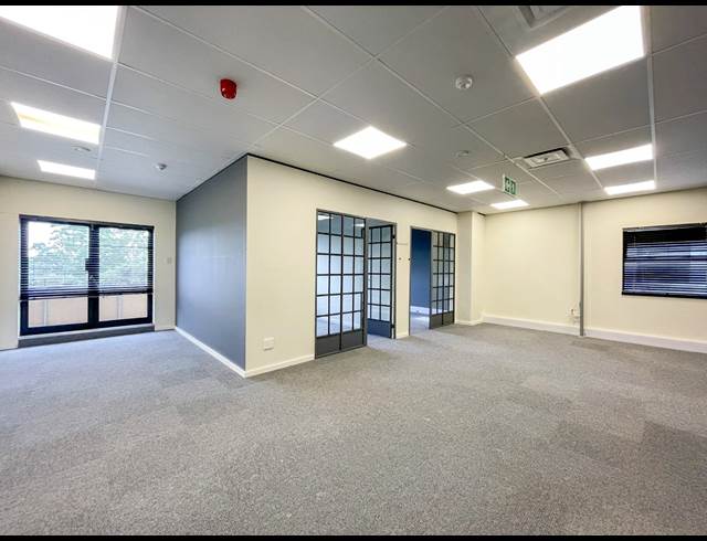 266M² OFFICE TO LET IN WESTVILLE