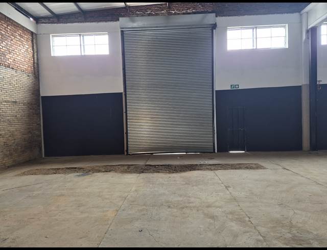 750M² WAREHOUSE TO LET IN DENVER