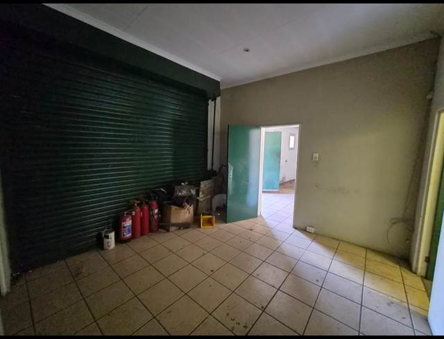 175M² OFFICE TO LET IN WADEVILLE