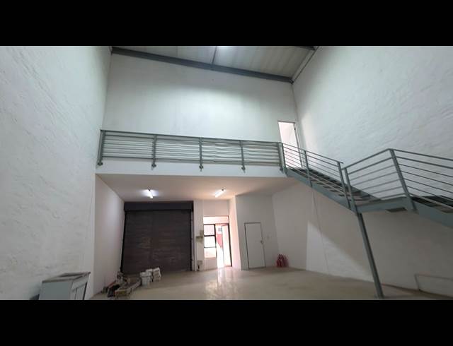 162M² WAREHOUSE TO LET IN TUNNEY
