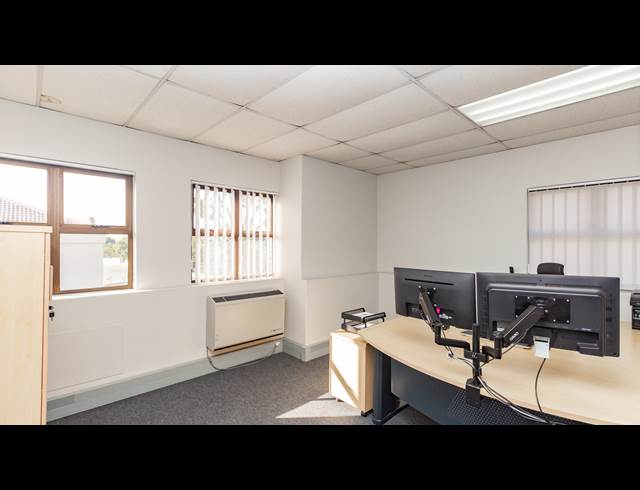 127M² OFFICE TO LET IN ROBINDALE