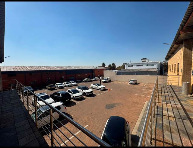 80M² OFFICE TO LET IN ORMONDE
