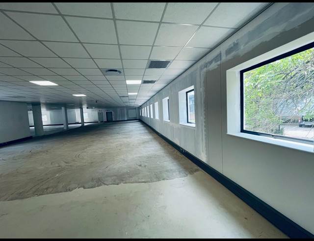 425M² OFFICE TO LET IN VORNA VALLEY