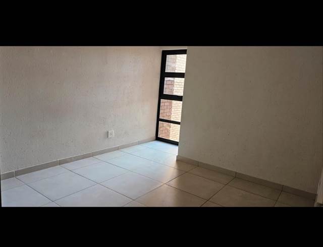 3 BEDROOM APARTMENT TO LET IN BARTLETT