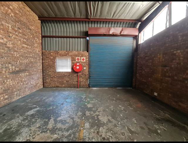 169M² WAREHOUSE RENTED IN WADEVILLE