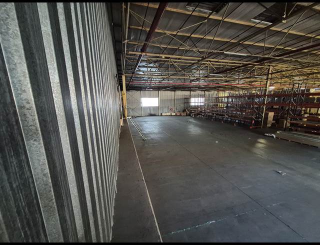 8,000M² WAREHOUSE TO LET IN HERIOTDALE