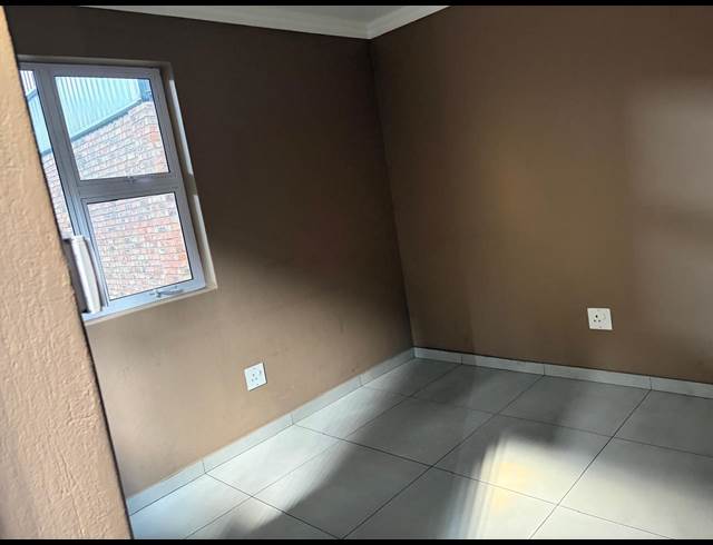 150M² WAREHOUSE TO LET IN ALBERTON NORTH